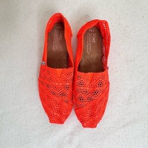 Toms Neon Orange Sherbert Open Lace Slip On Shoe Loafers Size 8.5 Like New​​​​​